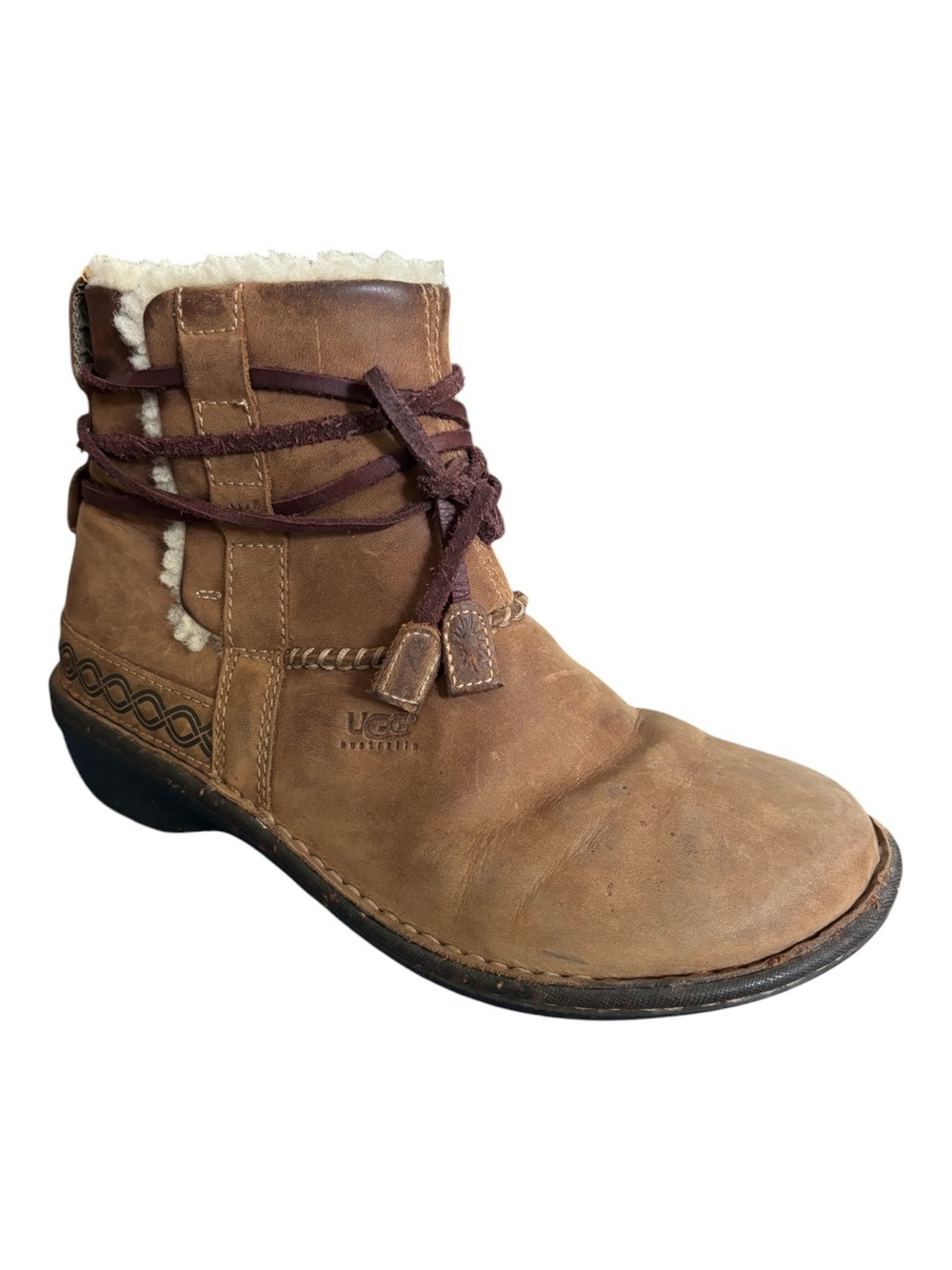 Vintage Ugg Cove Brown Rugged Leather Sheepskin Braided Stitch Ankle Boots 5136